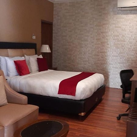 Griya Wijilan Syariah Hotel Yogyakarta Exterior photo