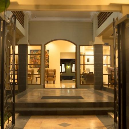 Griya Wijilan Syariah Hotel Yogyakarta Exterior photo